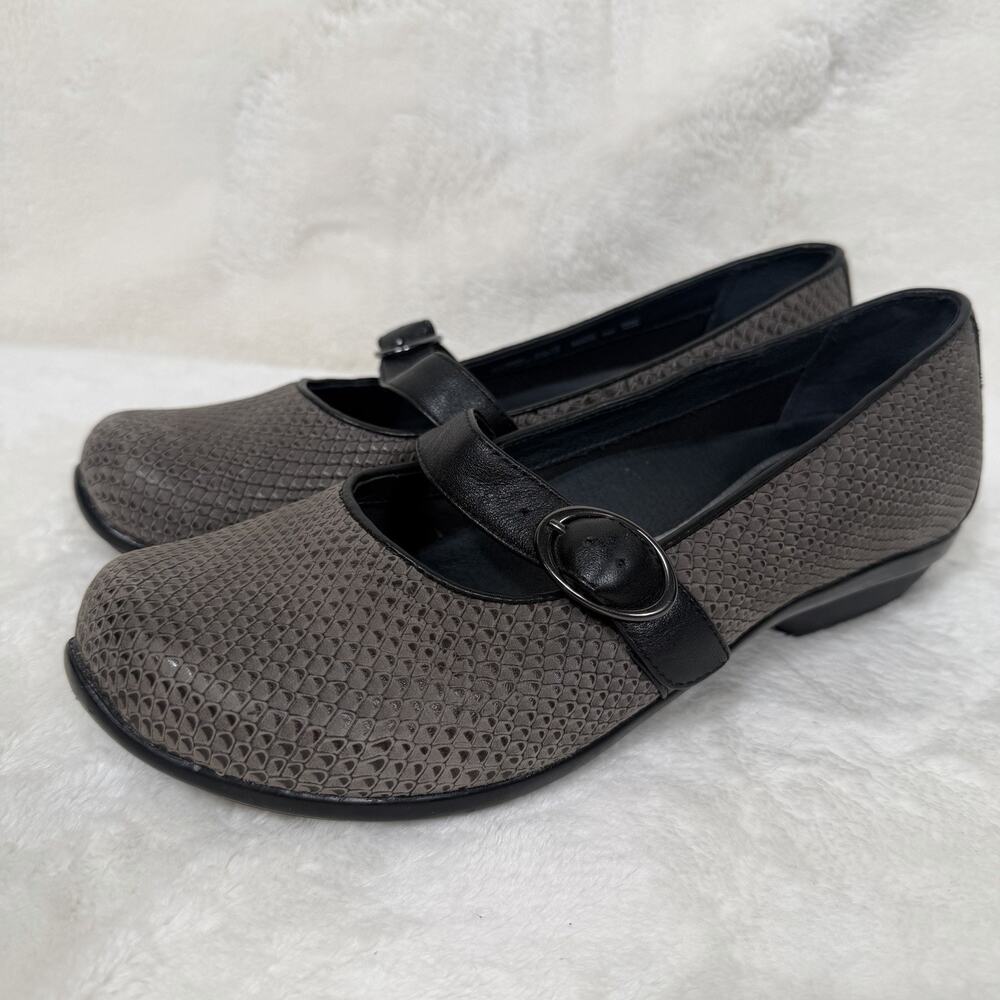Dansko Mary Jane Flats Size 40 Gray Black Textured Leather Comfort Shoes